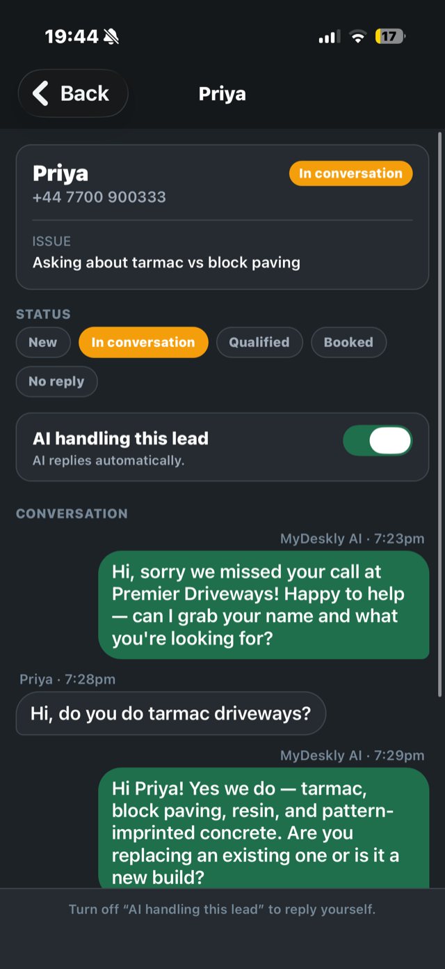 MyDeskly app lead conversation showing the AI qualifying a customer